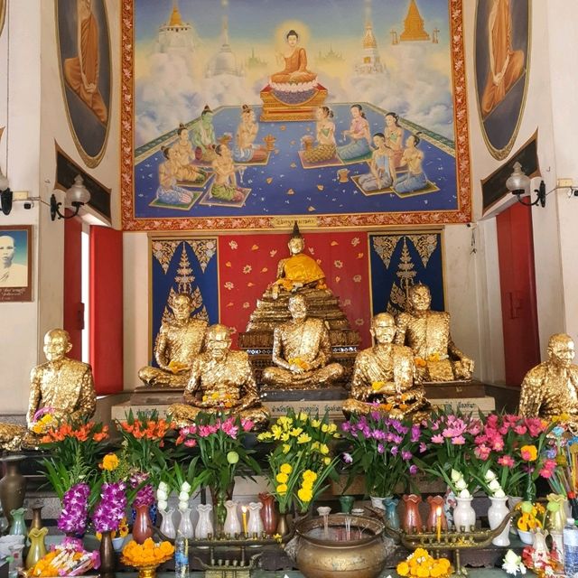 วัดศรีมหาราชา  วัดที่โบสถ์สวยงามมาก