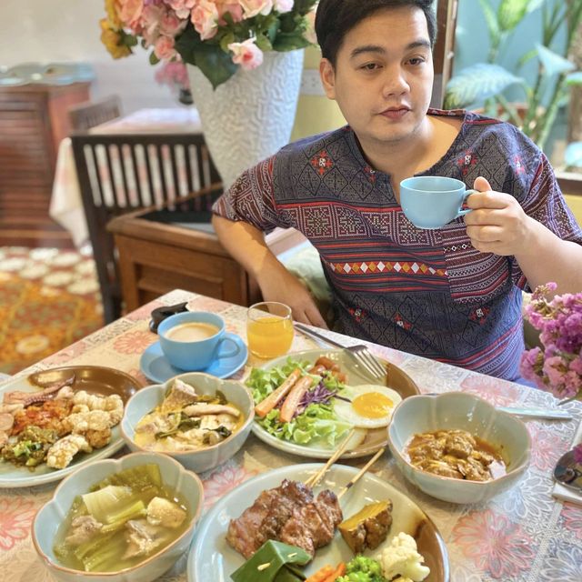 At Pingnakorn Hotel