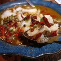 「銅鑼灣川菜，藤香雞$66」