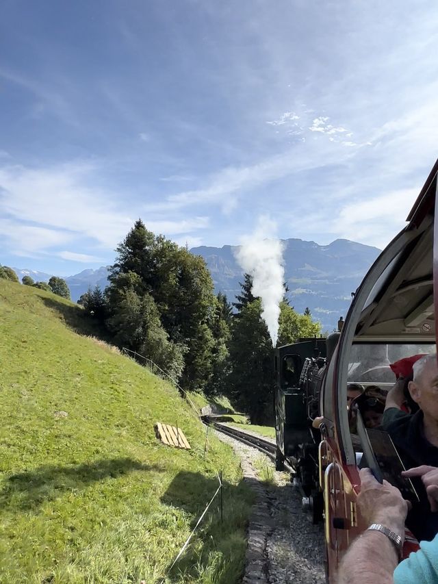 Chugging to the Clouds: Brienz Rothorn Barn🚂