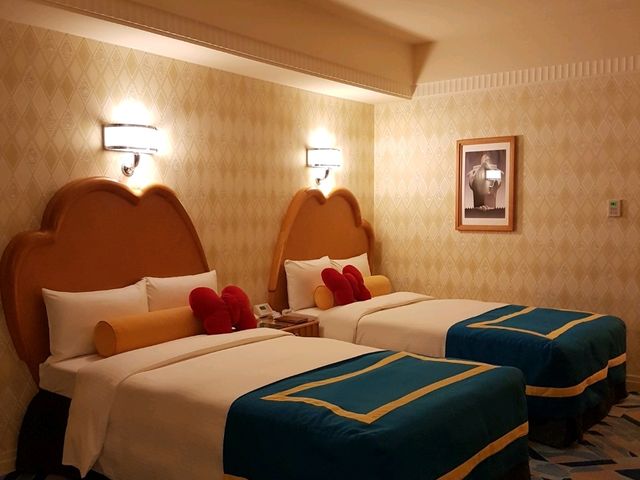 🇯🇵 Sleeping with Donald and Daisy