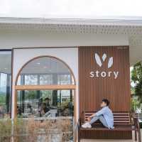 W STORY คาเฟ่สไตล์มินิมอลขาวคลีนโซคิ้วท์