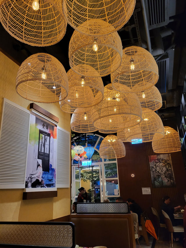 美食配美景