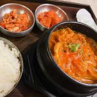 【60時間煮込んだ牛骨だしで作る】絶品キムチチゲ！in大阪鶴橋