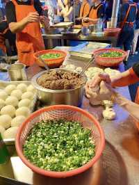 ตลาดกลางคืนซื่อหลิน ไต้หวัน