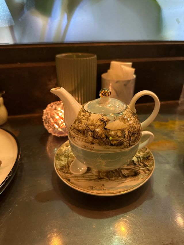 銅鑼灣之夜，悠閒的四道菜晚餐｜Sleepless絕對不會讓你失眠😌