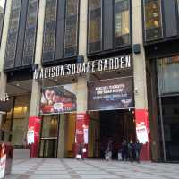 NEW YORK　RADIO CITY MUSIC HALL  RESTAURANT JUNIOR'S