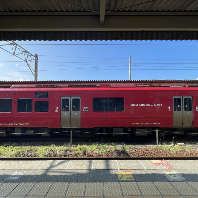 นั่งรถไฟท้องถิ่นจาก kumamoto ไป aso station