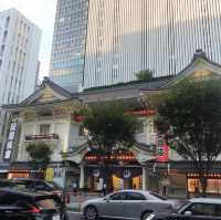 💃🛍️🌸 璀璨時尚之都！漫步銀座，盡情享受奢華與美麗！✨🏬🌸