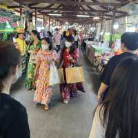 ตลาดน้ำบางน้ำผึ้ง 