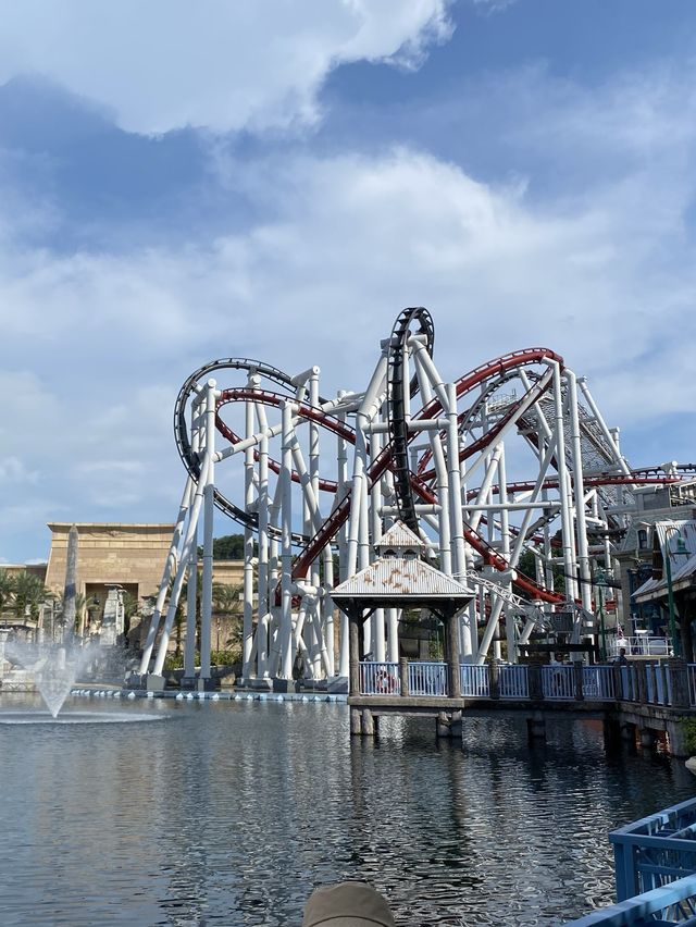 🇸🇬新加坡全世界最小的環球影城🐾懸掛式雲霄飛車🎢真刺激！