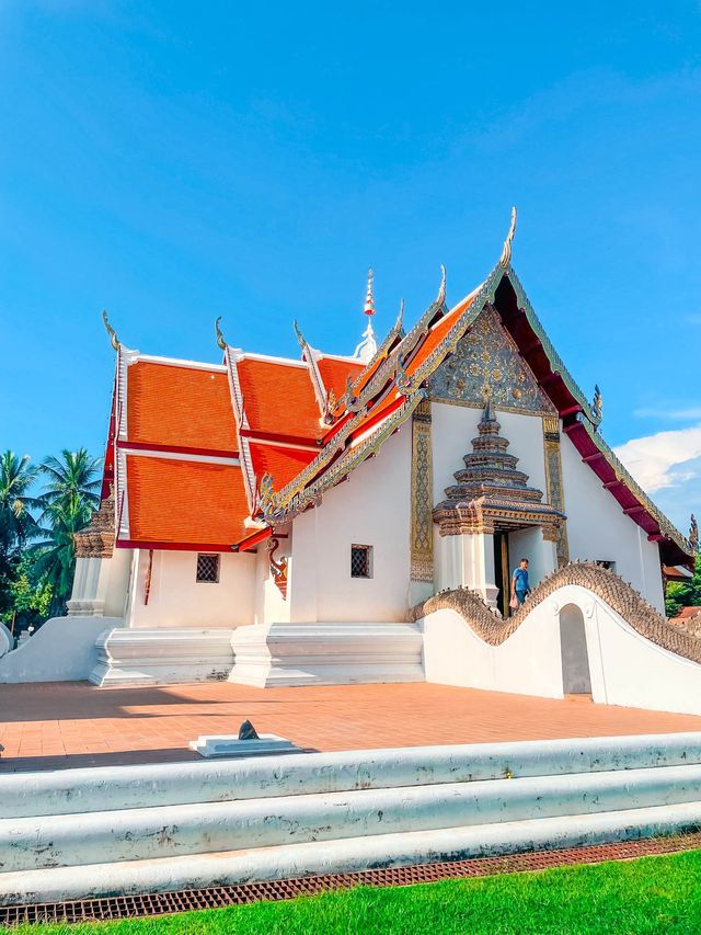 เที่ยวน่าน " วัดภูมินทร์  "