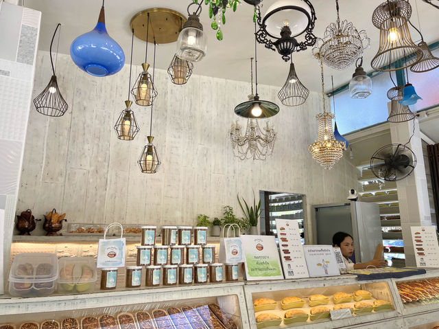 “เครปกล้วยบางปู” ร้านน่ารัก เค้กอร่อย