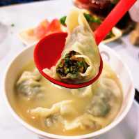 豐信餃子店：新鮮手工製作，排隊美食指南