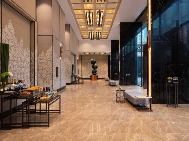 曼谷蘇拉旺萬豪酒店：無邊際泳池酒吧，豪華設施，難忘入住體驗