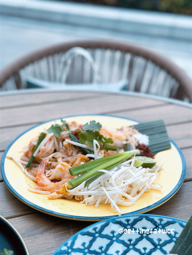 「中環碼頭-泰式美食，維港夕陽」