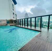 โรงแรมสวยย่านหลังสวน Urbana Langsuan Hotel