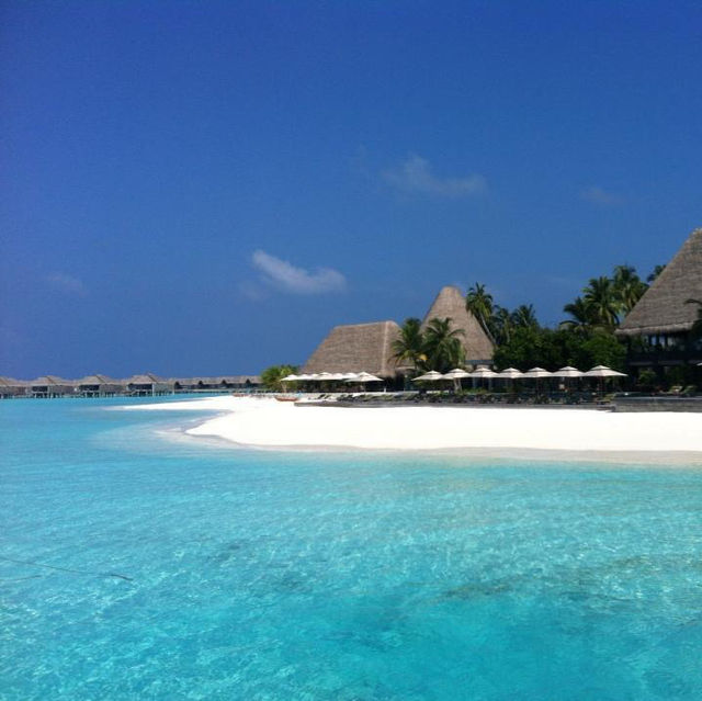 Exclusive resort  with underwater restaurant