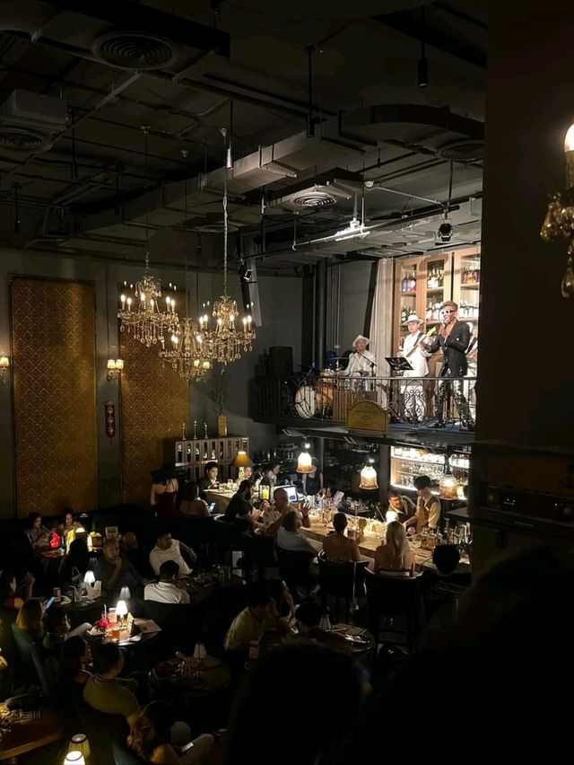 曼谷最佳Jazz bar，黑幫主題Live band，Cocktail出色