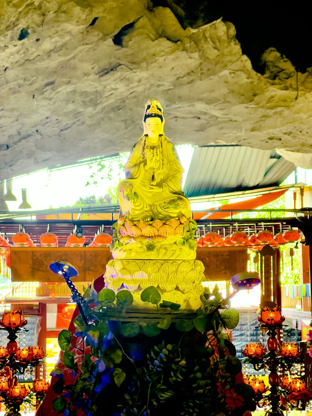Exploring The Famous Guan Yin Temple Ipoh🇲🇾✨