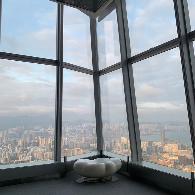 ล้านวิวแบบ 360 องศาที่ skydeck 100 HK