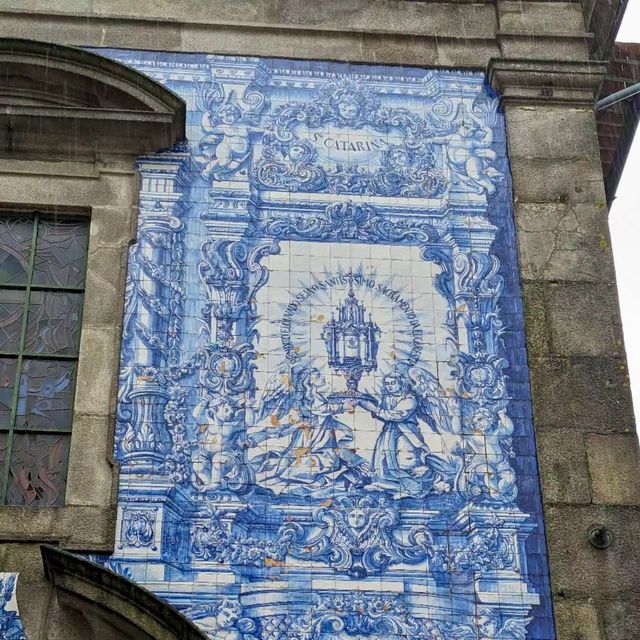 Holy Trinity Church：中世紀建築瑰寶，感受英國基督教歷史