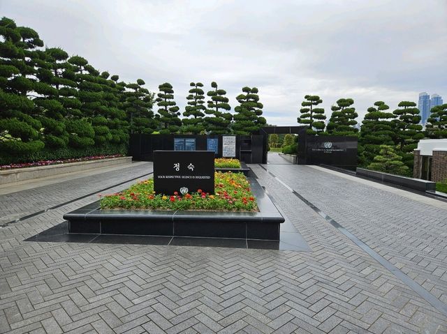 The visit to UN Memorial Cemetery in Busan