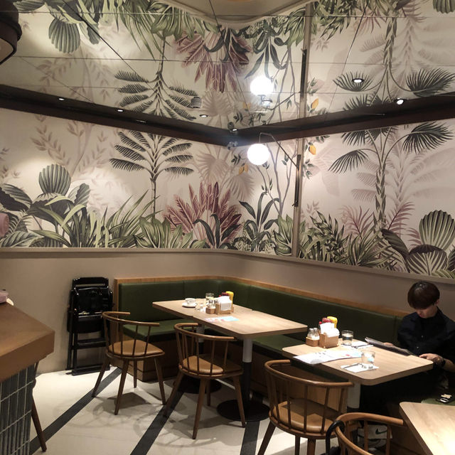 信義區新光三越熱門的早午餐廳🍴