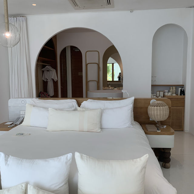 "Luxury by the Sea: A Retreat at Sala Samui"