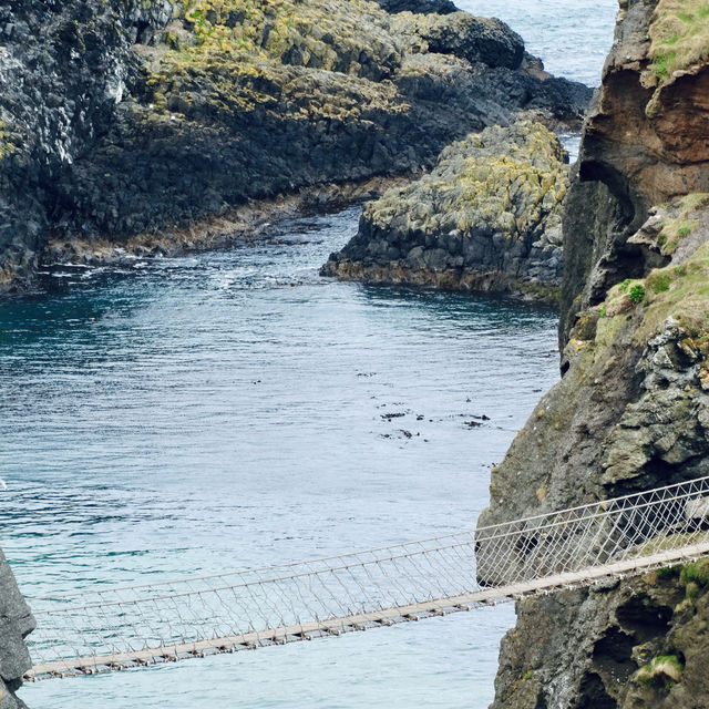 Hiking to the Carrick-a-Rede Rope Bridge