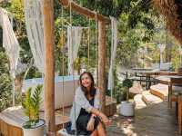 หลบความวุ่นวายมาผ่อนคลายที่ Stay Wild & Cafe 🕊️🌳
