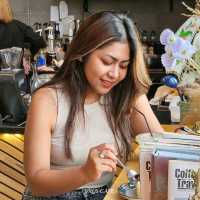 พามาหาคาเฟ่ชิลๆ ที่  Bros Cafe