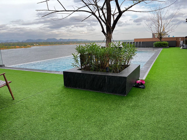Infinity edge pool Chewakhong