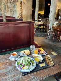 Bangkok's most instagrammable antique hotel