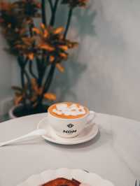 尖沙咀打卡新去處❤️純白空間，嘆越南咖啡☕️