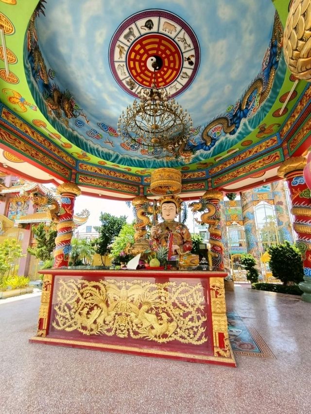 ชมสถาปัตยกรรมจีนที่ศาลเจ้า