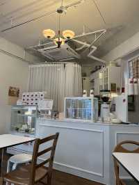 คาเฟ่ย่านซองซู glitter cakery cafe