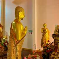 สักการะสิ่งศักดิ์สิทธิ์วัดราษฎร์ศรัทธา