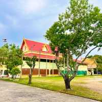 กุฏิไม้โบราณ วัดพานทอง