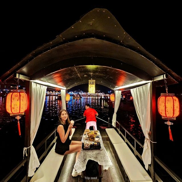 ล่องเรือ ชมแสงไฟบ้านรักไทย แม่ฮ่องสอน