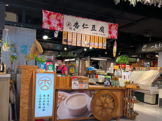 第六市場✨台中的美食聚集地✨
