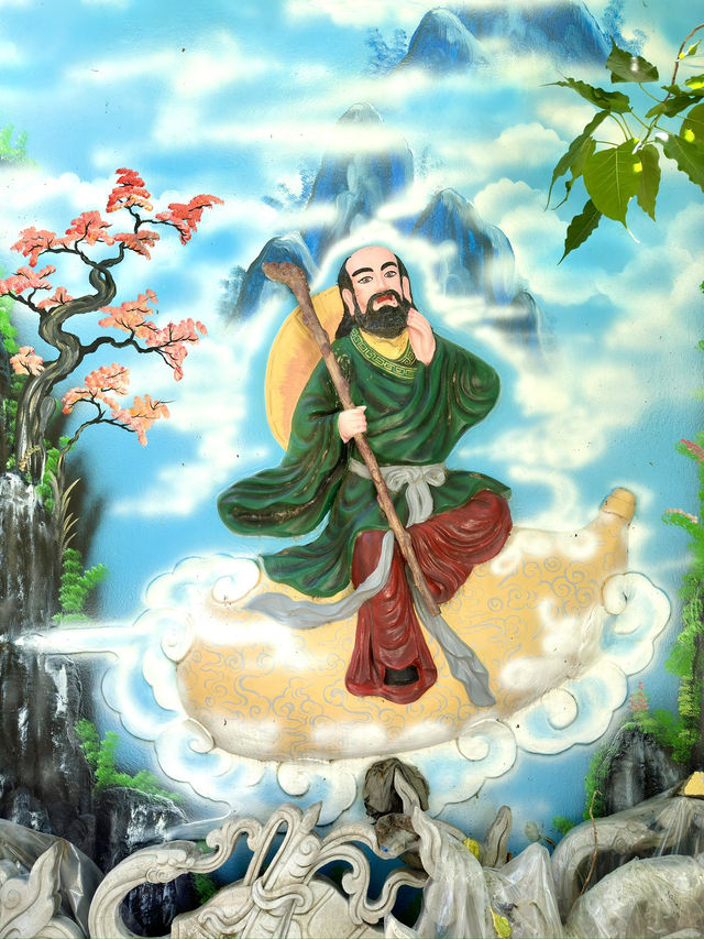 ベトナム　フーコック島観光　立派なお寺Dinh Bà Thủy Long Thánh Mẫu に圧倒された！