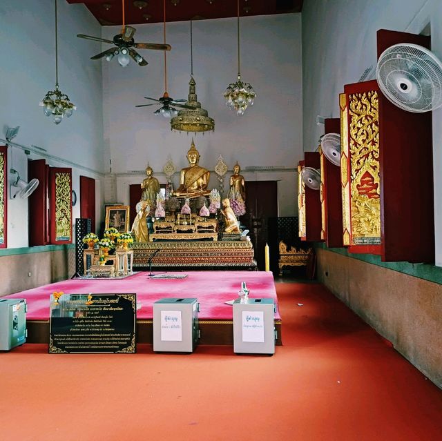 泰國曼谷具有特色的曆史古跡寺廟景點:Wat Pradittharam (Wat Mon)，巨大金色臥佛，適合拍照📸打卡。