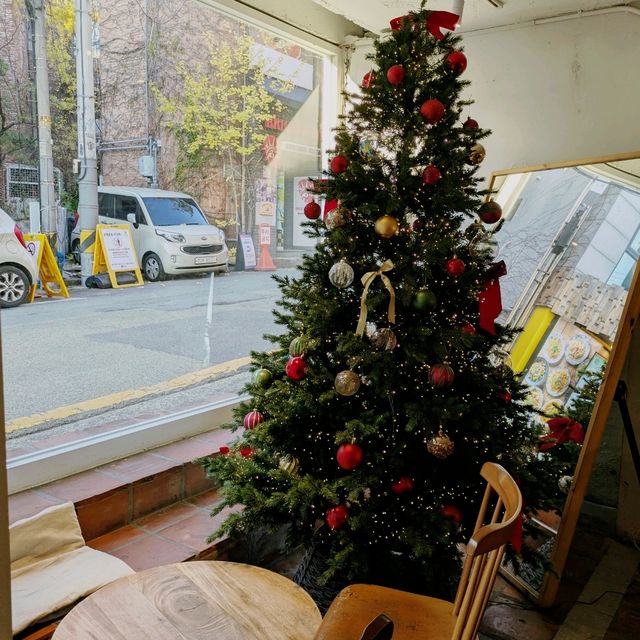 小さなカフェもクリスマスムード🎄