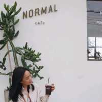 จิบกาแฟ ชมวิวแม่น้ำ ที่ Normal Café โพธาราม