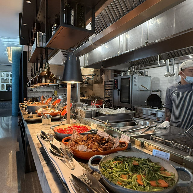 高雄洲際酒店（大地）自助餐.周六.周日午餐和晚餐是很好吃的義大利自助餐.非吃不可