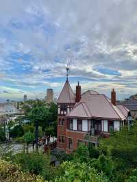 Retro and cute Former Thomas Residence