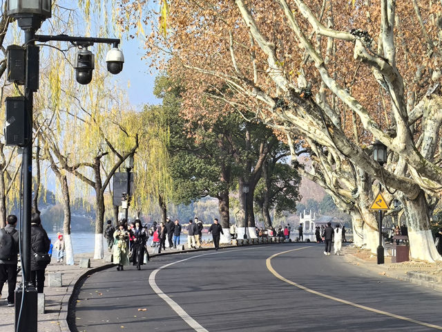 Morning walk at West Lake, Hangzhou