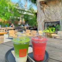 มานั่งคาเฟ่ริมน้ำที่HONG SIENG KONG🏡