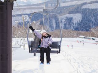 Experience the charm of a snowy wonderland at Tazawako Ski Resort!